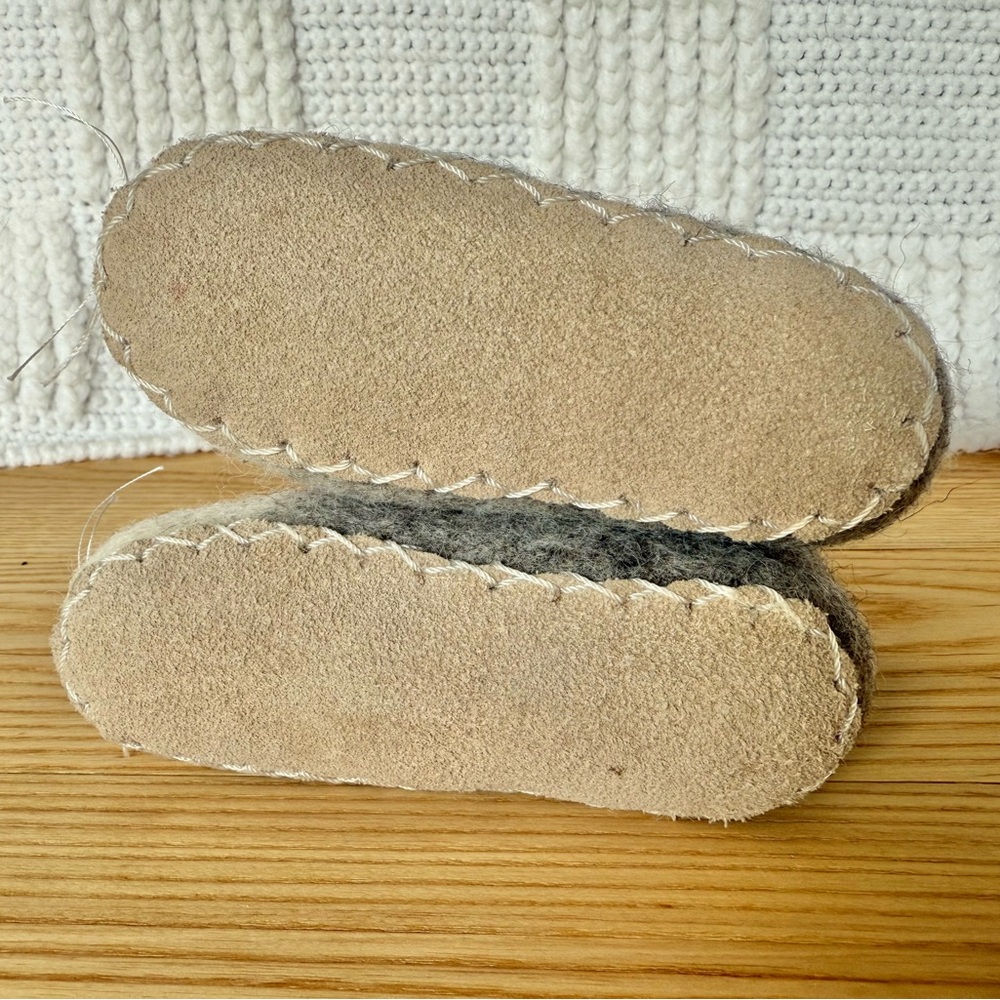 Handmade Wool Bunny Rabbit Slipperd - Picture 6 of 12